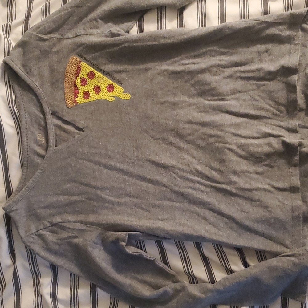 Long sleeve gray t shirt